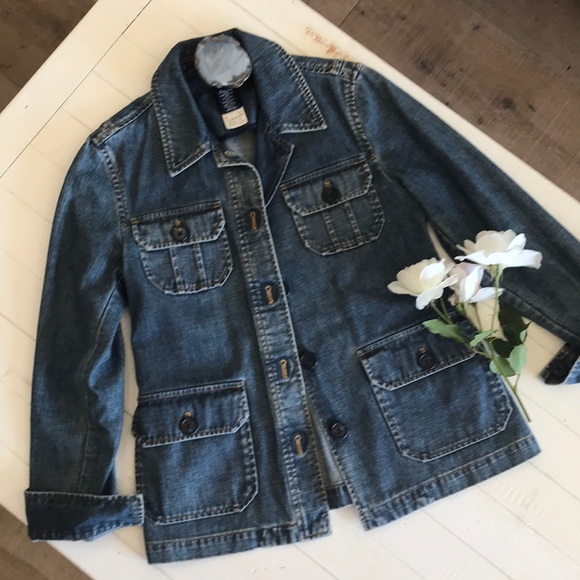 GAP Jackets & Blazers - Gap Classic Denim Jacket! Barely Worn!